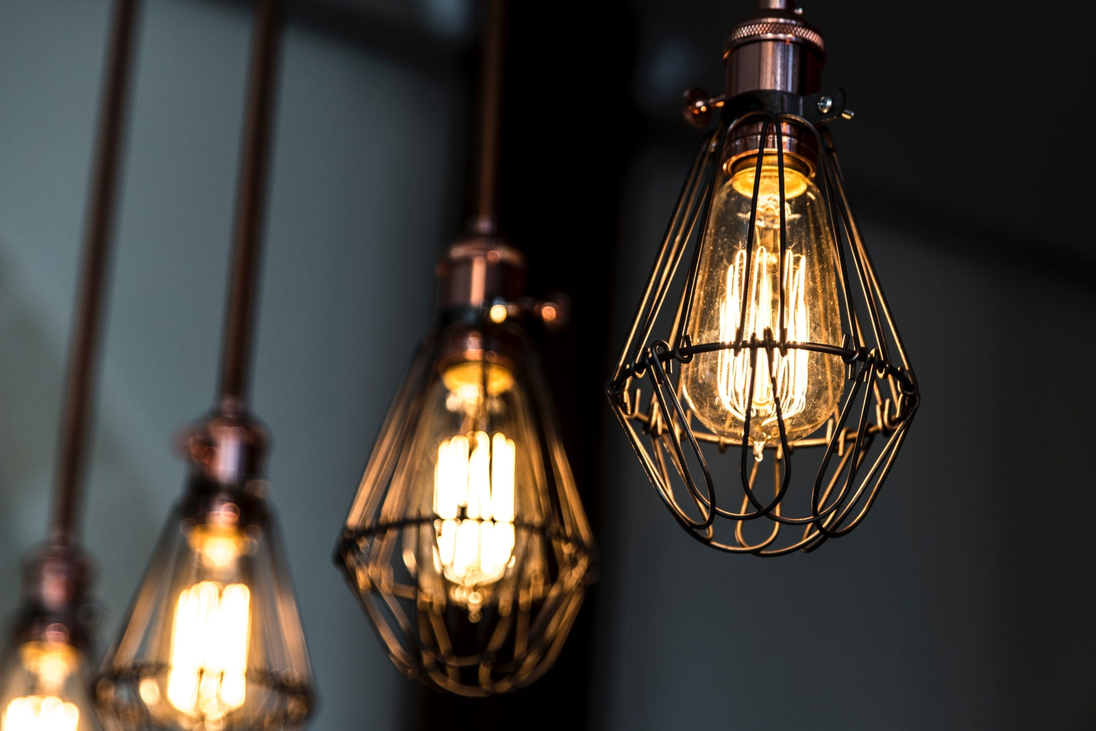 5 Advantages Vintage LED Bulbs Have Over Traditional Bulbs