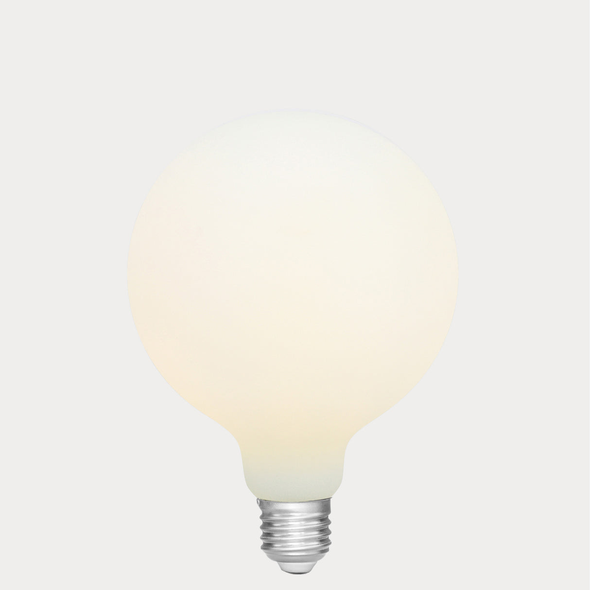 Dulora 11W G125 LED Globe E27 Porcelain in Soft White illuminated soft white 3000K diffused glow