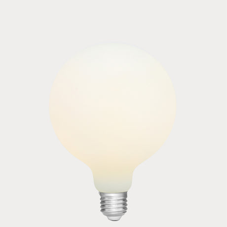 Dulora 11W G125 LED Globe E27 Porcelain in Soft White illuminated soft white 3000K diffused glow