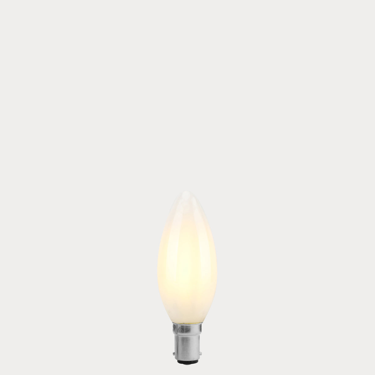 Dulora 4W Candle LED Bulb B15 Frost in Warm White illuminated warm white 2700K diffused glow