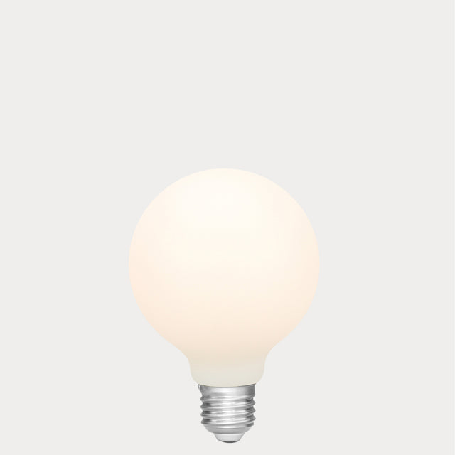 Dulora 7.2W G95 LED Globe E27 Porcelain in Soft White illuminated soft white 3000K diffused glow